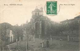 Néffiès * Place Neuve De L'église * Villageois - Autres & Non Classés