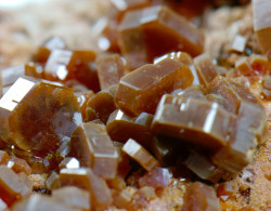 Mineral - Vanadinite (Mibladen, Marocco) - Lot. 1019 - Minéraux