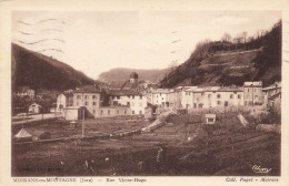 Moirans En Montagne * La Rue Victor Hugo Et Vue Sur Le Village - Andere & Zonder Classificatie