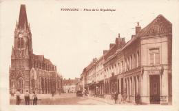 Tourcoing * La Place De La République * Buvette Débit De Tabac Tabacs - Tourcoing