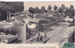 VENAREY  LES LAUMES                      LE PORT DU CANAL            PENICHE EN GROS PLAN - Venarey Les Laumes