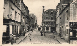 La Ferté Macé * Entrée De La Grande Rue * Hôtel Du Cheval Noir , Café Billard * Café De L'hôtel De Ville - La Ferte Mace