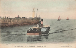 Le Tréport * Bateau Vapeur Remorqueur LA PICARDIE , Entrant Au Port * Jetée Phare - Le Treport