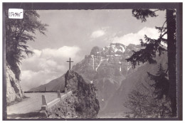 LES GRANGES SUR SALVAN - LA CROIX DE LA ROUTE DE VAN - TB - Granges