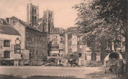 BELGIQUE - Huy - Le Hoyoux Dans La Ville Et Tour De La Collegiale - Carte Postale Ancienne - Hoei