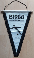 B1908 Amager Denmark Football club Fussball Futebol Soccer Calcio PENNANT, SPORTS FLAG ZS 1 KUT - Habillement, Souvenirs & Autres