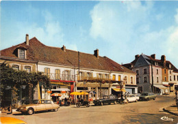 61-LONGNY-AU-PERCHE- PLACE DE L'HÔTEL DE VILLE , LES COMMERCES - Longny Au Perche