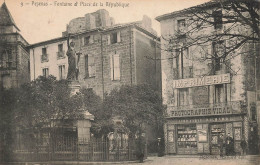 Pézenas * Fontaine Et Place De La République * Imprimerie Photographie VIDAL , Librairie RICHARD - Pezenas