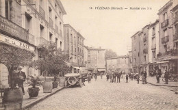 Pézenas * Rue Et Le Marché Des 3/6 * Café De La Paix * Commerces Magasins - Pezenas