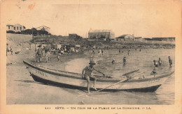 Sète * Cette * Un Coin De La Plage De La Corniche * Baigneurs - Sete (Cette)