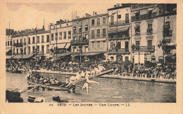 Sète * Cette * Les Joutes * Fête Concours Bateau * Une Chute Dans L'eau - Sete (Cette)