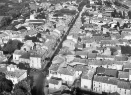 30 - Remoulins - Vue Générale Aérienne - Place Des Grands Jours Et Avenue Perret-Geoffroy - Remoulins