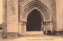 La Châtre * Place Et Le Porche De L'église - La Chatre