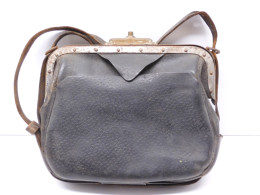 -ANCIENNE SACOCHE CUIR BESACE CAISSE LAITIER POMPISTE Ou AUTRE Collection    E - Leather Goods 