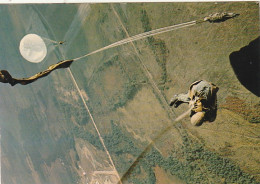 ***  PAU MILITARIA ***  Parachutistes Pau Photo  Dujardin- Neuve TTB - Parachutespringen