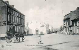 Floreffe   La Nouvelle Place Communale Attelage Et Peut Etre Dans Le Fond Une Malle Poste Voyagé En 1912 - Floreffe