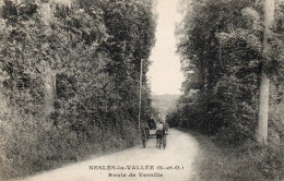 C P A  ANIMEE  NESLE LA VALLEE ROUTE DE VERNILLE   CIRCULEE 1928 - Nesles-la-Vallée