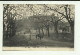 38 . ROUSSILLON . LA PLACE  . LES ECOLIERS - Roussillon