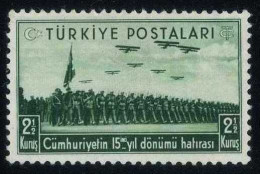 Türkiye 1938 Mi 1029 Army Parade, Aircraft, Aviation, Flag - Gebraucht