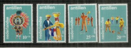 Carnaval Aux Antilles Néerlandaises .  Série  4 Timbres Neufs ** Yv.392/95 - Carnavales