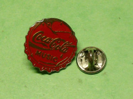 TB7B  / Pin's / Coca Cola : Capsule , Esso ( état ,voir Scan ) - Coca-Cola