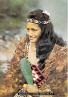 NOUVELLE ZELANDE Traditionally Dressed MAORI GIRL Femme Beauté Maorie  New Zealand  *PRIX FIXE - Nuova Zelanda