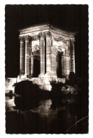 CPSM 34 (Hérault) Montpellier - Le Château D'eau Du Peyrou (illuminé) éd. Glatigny, Scan Recto-verso - Invasi D'acqua & Impianti Eolici