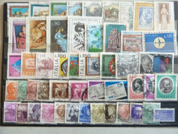 ITALIE LOT DE 50 TP DIFFERENTS - Lotti E Collezioni