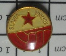 310A Pin's Pins / Beau Et Rare / SPORTS / CLUB VOLLEY-BALL SLAVIA Praha Kopana - Volleybal