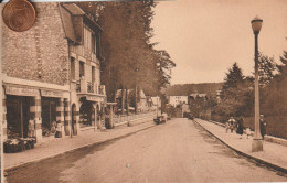 61 - Carte Postale Ancienne De  TEASSE LA MADELEINE   Avenue Des Thermes ( Carnet ) - Other & Unclassified