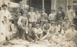 Vincennes * Carte Photo 1913 * Usine , Industrie De La Ville Ou Travaux ! * Ouvriers Métier - Vincennes