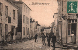 Ste Hermine : La Grande Rue (côté St Hermant) - Sainte Hermine