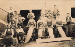 Sarlat * RARE Carte Photo 1907 * Une Tannerie * Tanneurs Cuir Industrie * Villageois Ouvriers Métier - Sarlat La Caneda