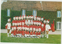 Orne :  TRUN : Les  Majorettes - Trun