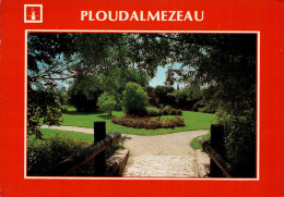 29 , Cpm  PLOUDALMEZEAU , 92/29 , Le Jardin Public   (27636) - Ploudalmézeau