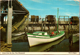 Canada New Brunswick Fishing Village Fishing Boat Home From The Sea - Otros & Sin Clasificación