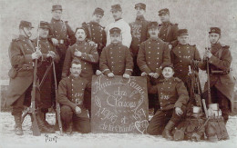 MILITARIA - Photographie De Groupe Militaire - Armes - Amis Réunis Des Classes 1906 Et 1907 - Carte Postale Ancienne - Andere & Zonder Classificatie
