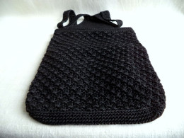 Sac à Dos Crochet Noir Fermeture éclair Poche Intèrieure. - Autres & Non Classés