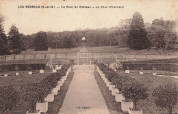 Les Mesnuls * Le Parc Du Château * La Cour D'honneur - Autres & Non Classés