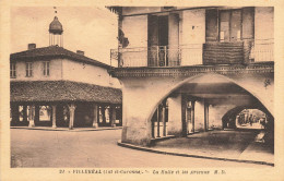 Villeréal * Place * La Halle Et Les Arceaux - Autres & Non Classés