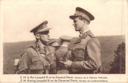 FAMILLES ROYALES - S.M. Le Roi Léopold III Et Le Général Denis Ministre De La Défense Nationale - Carte Postale Ancienne - Familles Royales