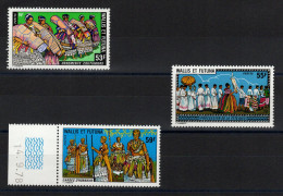 Wallis & Futuna - YV 221 à 223 N** Complète Luxe , Coutumes & Traditions , Cote 11,60 Euros - Unused Stamps
