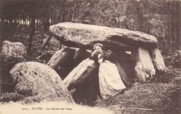 Elven * La Grotte Du Loup * Menhir Pierre Monolithe * Coiffe - Elven