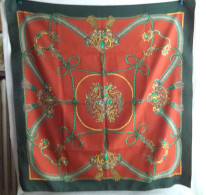 Foulard  Gil De Losne Paris Motifs Ornements Style Parure 19ème Fabriqué En Italie. - Fulares