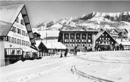 L'alpe D'huez * L'auberge Ensoleillée , Peer Gynt , La Chaumière Et La Chaîne Des Rousses - Autres & Non Classés