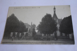 Mayet - La Place Et La Mairie - Mayet