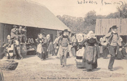 Quimper           29         Lududris . Les Mariés Dansant La Gavotte D'honneur        (voir Scan) - Quimper