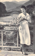 PAQUES - Femme Qui Tient Un Oeuf Dans Ses Mains - Buena Pasqua - Carte Postale Ancienne - Easter