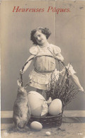 Pâques - Fillette - Panier D'oeufs Et Le Lapin - Carte Postale Ancienne - Pasen