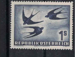 Austria. 1953. Barn Swallows. MNH But With Paint On Gum. SCV = 15.00 - Zwaluwen